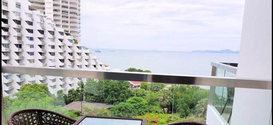 The Palm Wongamat Beach Pattaya Exterior photo