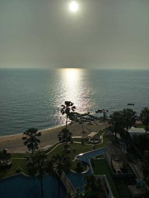 The Palm Wongamat Beach Pattaya Exterior photo